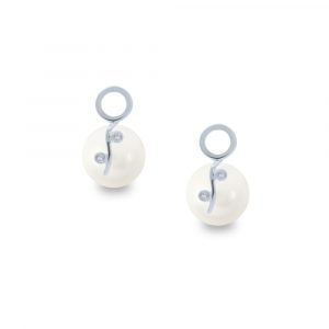 Σκουλαρίκια σε Κ14 λευκόχρυση βασή και λευκά Shell Pearl και διαμάντια - W319979